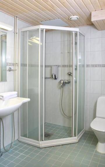 Фото номера Стандартный двухместный номер с 2 отдельными кроватями Отель Lohja Spa &amp; Resort г. Карьялохья 3